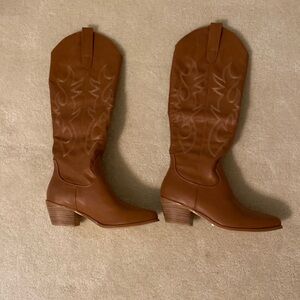 NEW Billini Amber Urson Cowboy Boots Sz 7 (not in box)